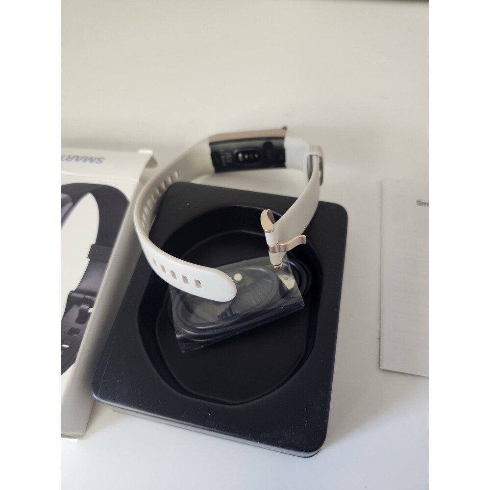 Fit Tracker Amoled Smart Band - New In Box - Picture 4 of 5